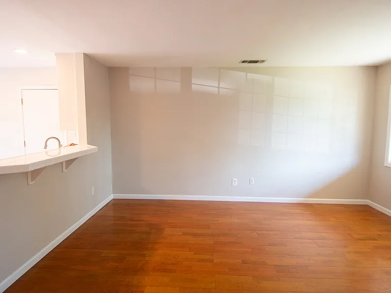 813 Comstock Dr — Photo 20