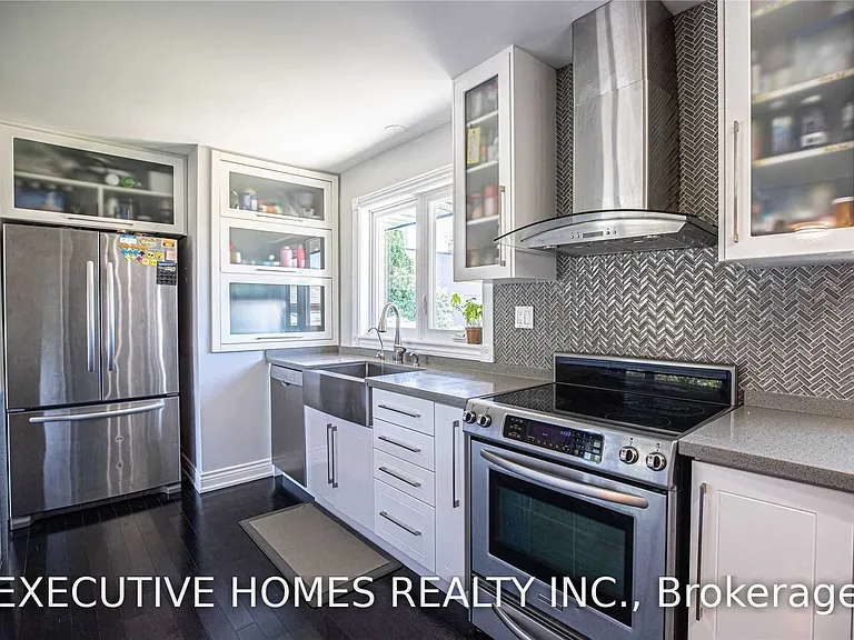 384 Ashbury Rd — Photo 9