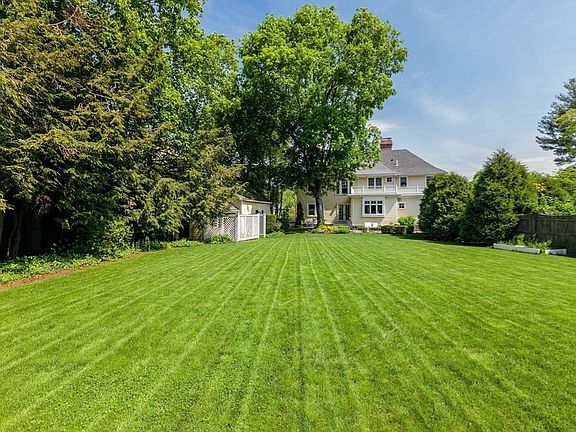 3rd image of 59 Elm St