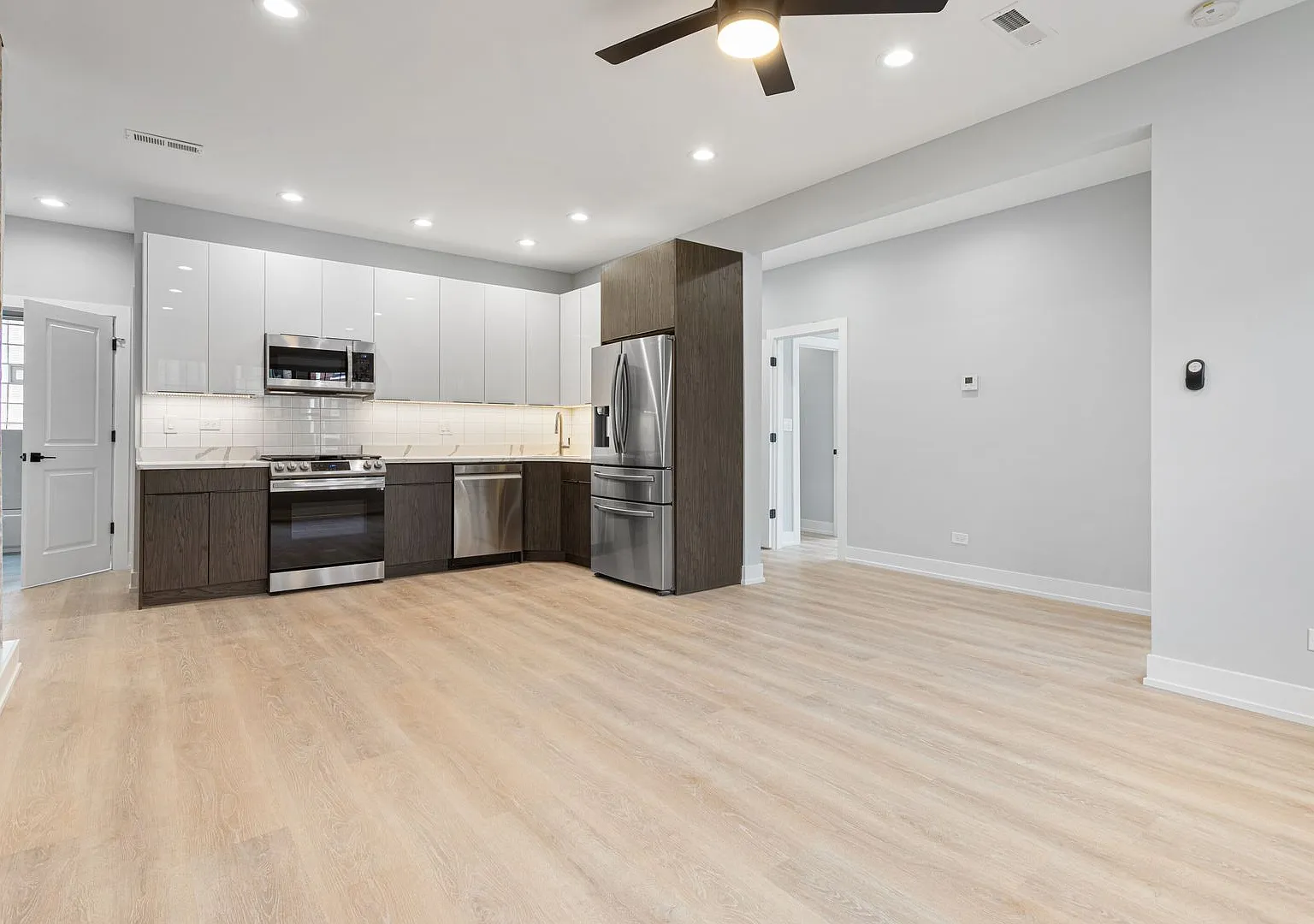 7642-48 N Eastlake Terrace &amp; 7661-63 N Rogers Ave — Photo 4