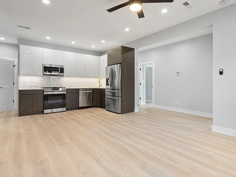 7642 N Eastlake Ter — Photo 20