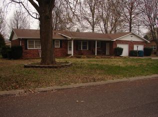 903 N Rosewood Dr, Monett, MO 65708