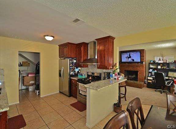 4th image of 1033 E M St