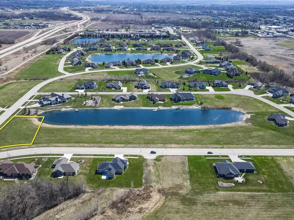 1148 Ducharme Pkwy #56, Fond Du Lac, WI 54935