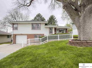 8229 Castelar St, Omaha, NE 68124