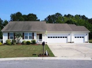 105 Mindora Ct, Newport, NC 28570