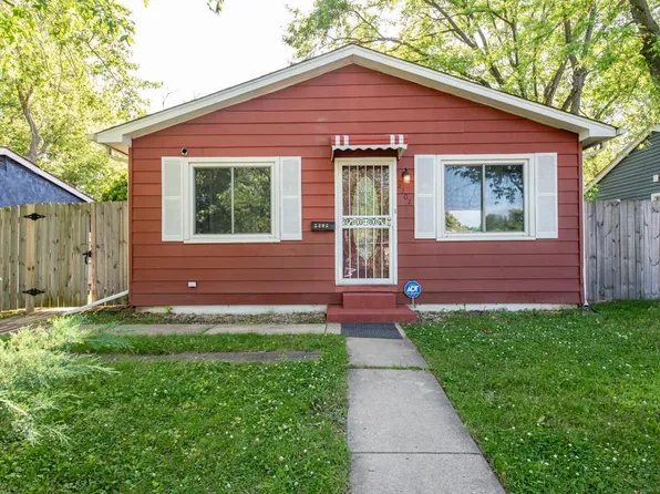 2302 Gilead Ave, Zion, IL 60099