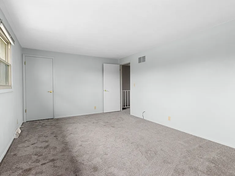 6205-6207 N Northmoor Ct — Photo 22