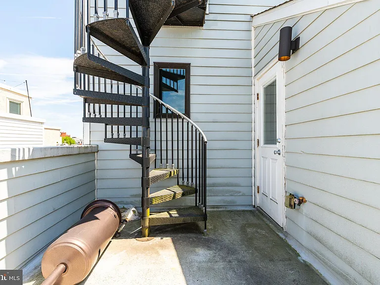 1719 Erdman St — Photo 25