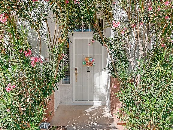 3rd image of 3008 Seasons Ave