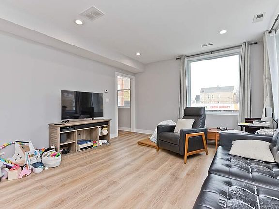 3rd image of 3701 W Diversey Ave #2