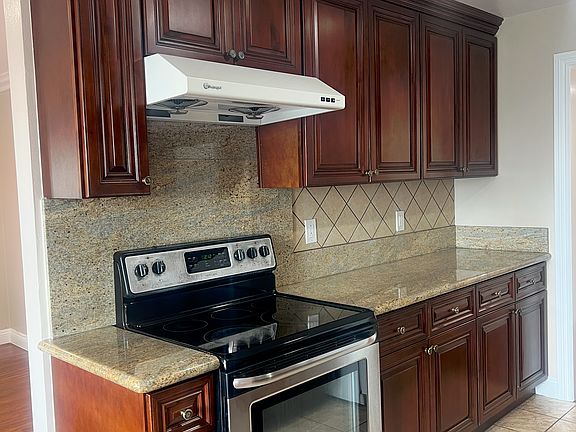 2nd image of 647 Orange Grove Ave Unit 308