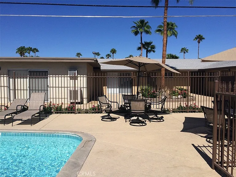 685 E Vista Chino #5 — Photo 22