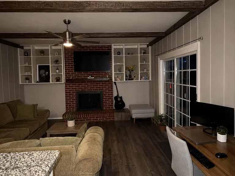 Edgewater Dr — Photo 11
