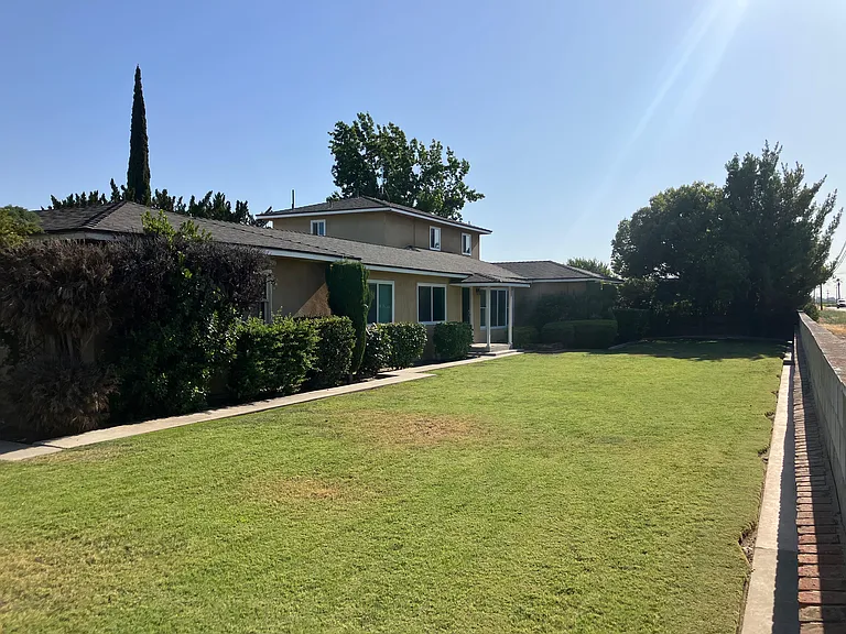 6929 E Nebraska Ave — Photo 1