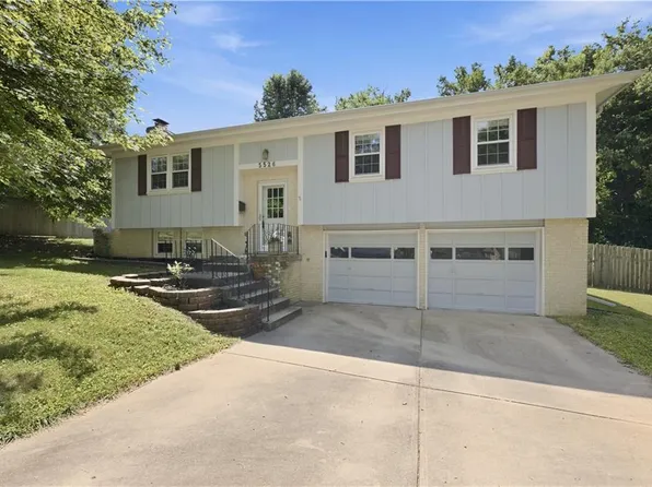 5526 Stearns St, Shawnee, KS 66203