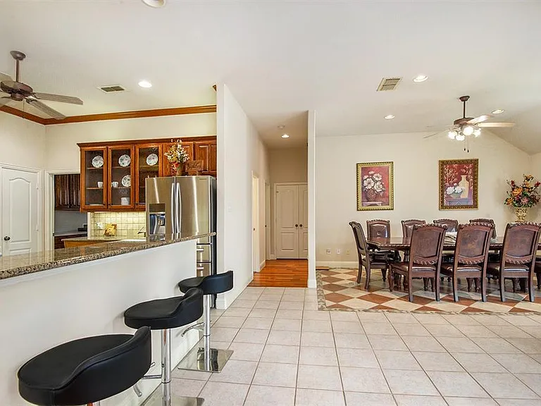 6925 Katherine Ct — Photo 25