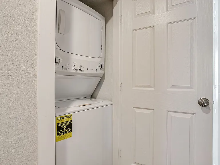 105 SE Gardens Blvd #111 — Photo 17