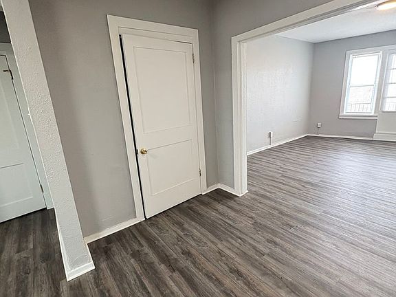 4th image of 3954 S Grand Blvd APT 3N