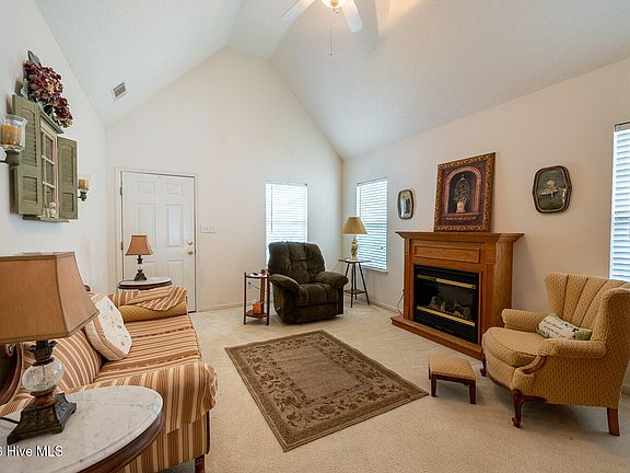 5th image of 621 Dunloe Circle
