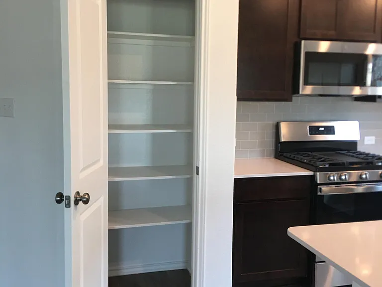 306 Montego St — Photo 10