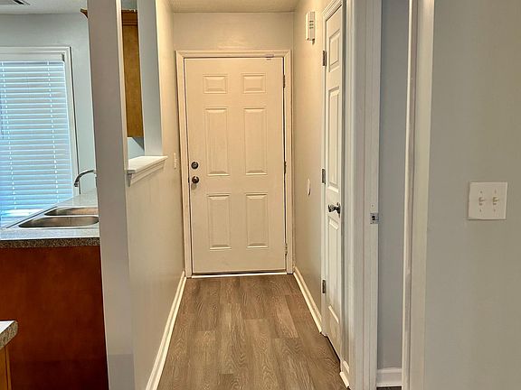 5th image of 604 Beretta Dr #1