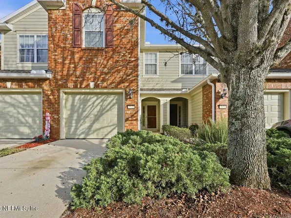 7021 ROUNDLEAF Drive, Jacksonville, FL 32258