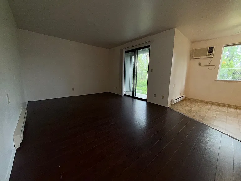5869 N Garrett St #E — Photo 2