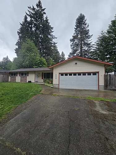 3629 Surrey Dr NE Photo 1