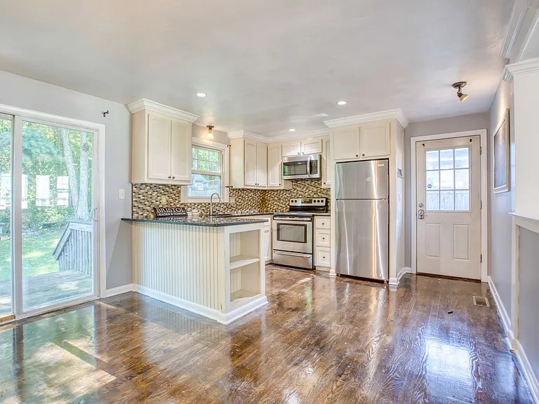 171 Newell Ave — Photo 8