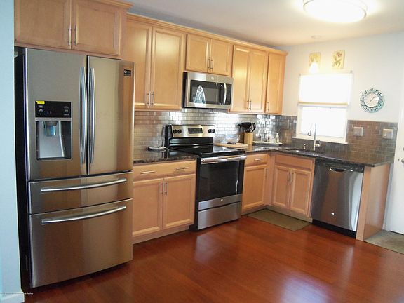 2nd image of 697A Plymouth Dr #100A
