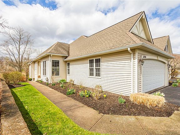 4th image of 1098 Yorkshire Way