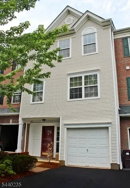 4 Prescott Ct