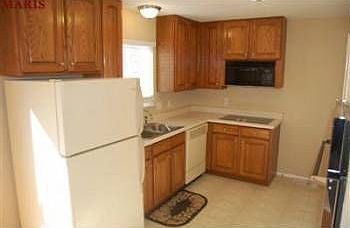 3rd image of 130 Oakside Ln