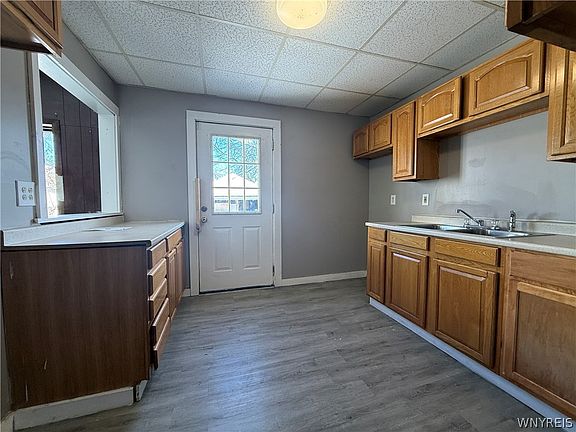 5th image of 187 Condon Ave