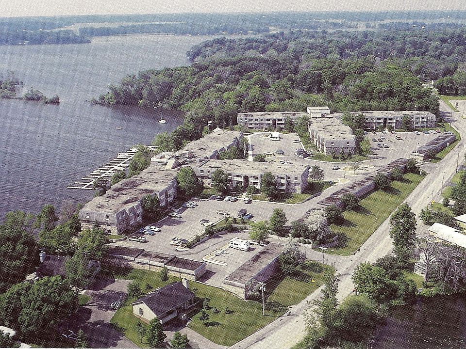 Lakewinds Yacht & Sport Condominiums on Lake Minnetonka