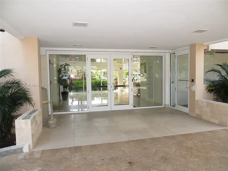 220 Kings Point Dr #606 — Photo 23