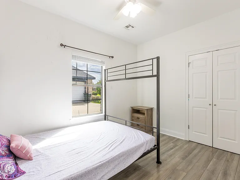 379 Shoal Dr — Photo 13