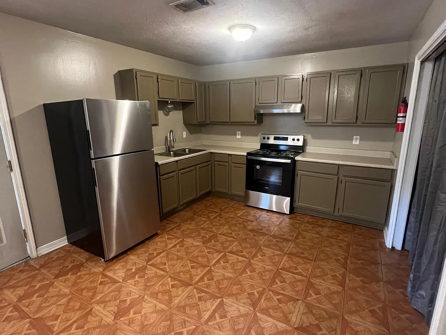 1228 Corinth St — Photo 3