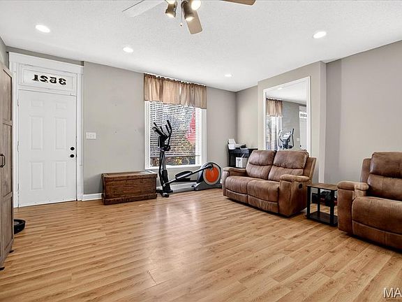 3rd image of 3521 Michigan Ave