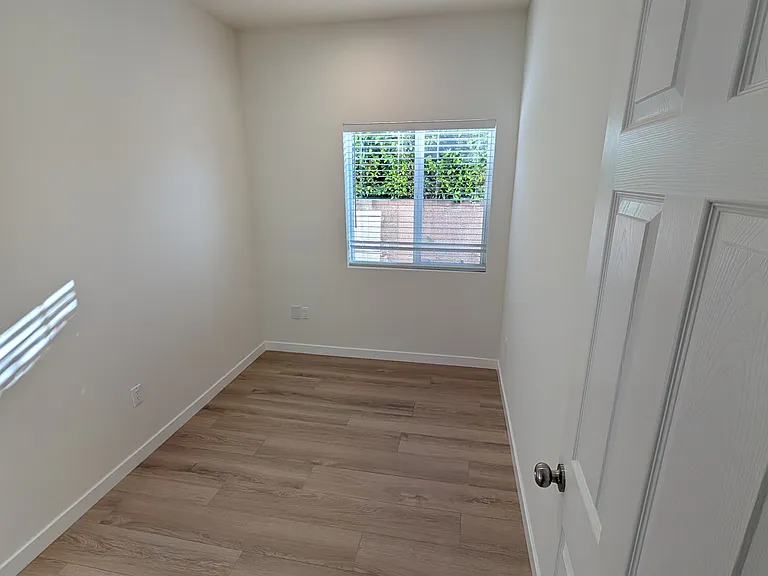 10867 Nettleton St — Photo 7