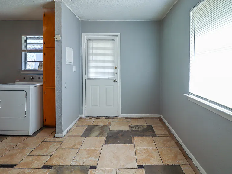 1309 Greenwood Ave — Photo 11