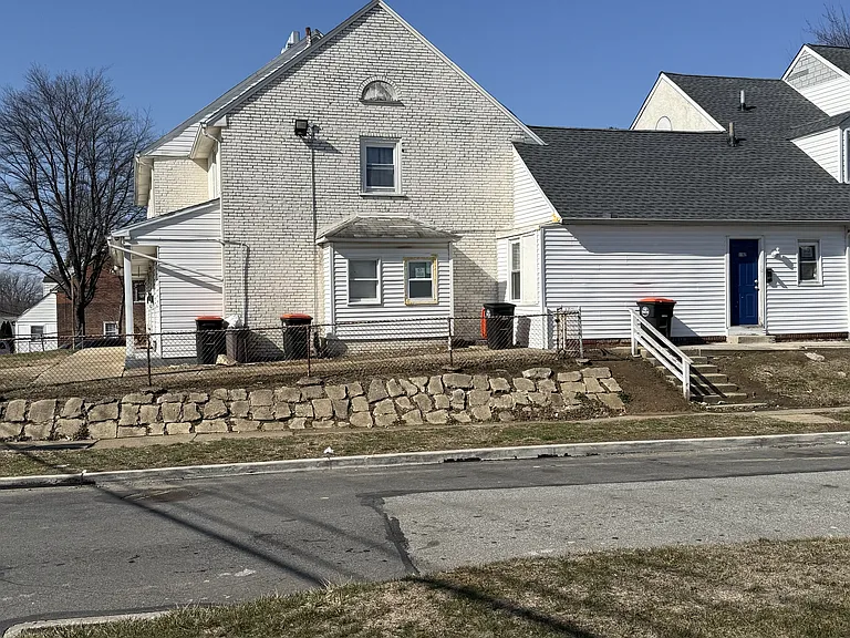 1104 Pine Ln #1 — Photo 8