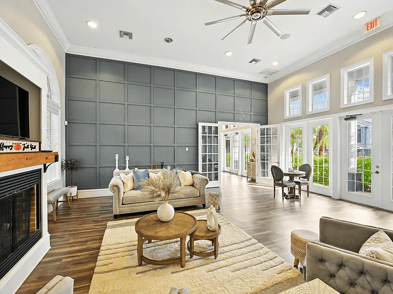 Wellesley Apartments — Photo 10
