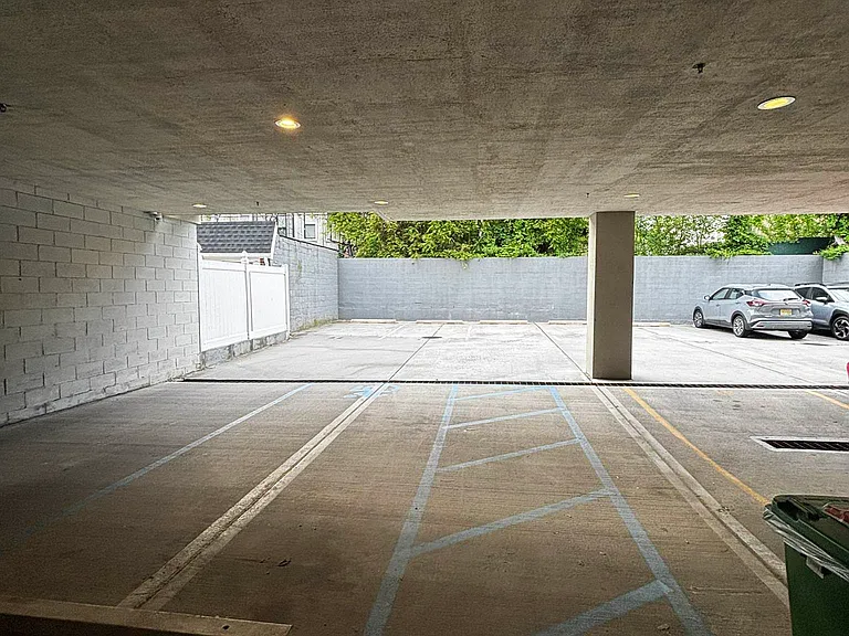 301 Covert St #4E — Photo 8