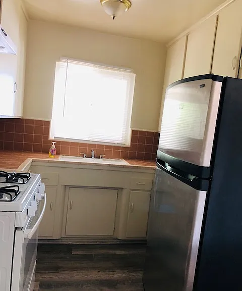 7456 Magnolia Ave #B — Photo 2