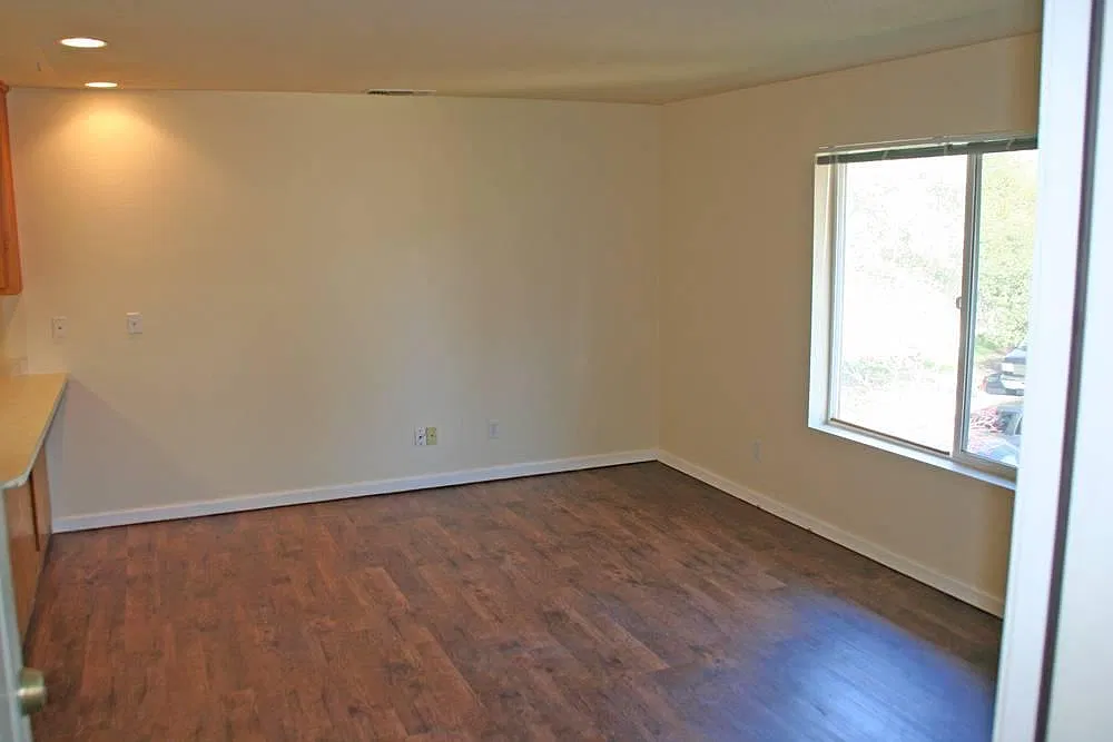 2 bed, 700 sqft, $1,795 — Photo 2