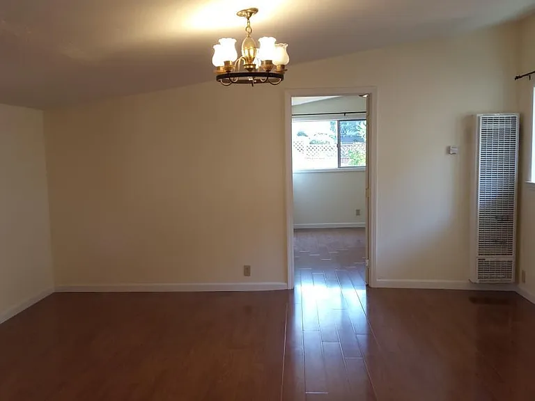 42 Mission Dr — Photo 4