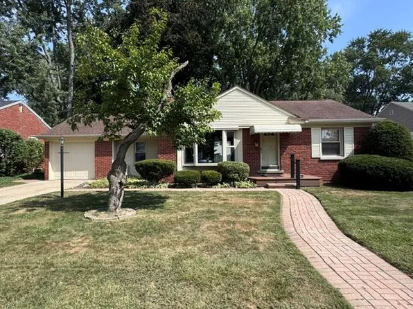 23136 Lilac St, Farmington, MI 48336