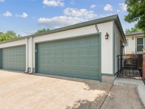 980 Claygate Ct, Ballwin, MO 63021